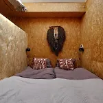 Hut-spot, Comfortabel Houten Tuinhuis Nyaraló Oud Ade