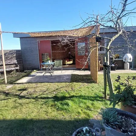 Hut-spot, Comfortabel Houten Tuinhuis Nyaraló